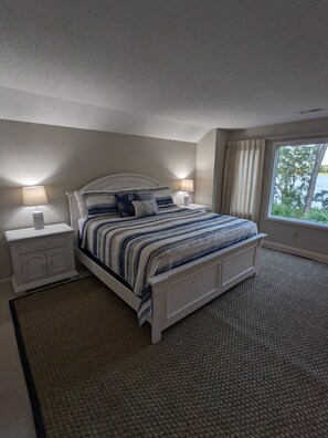 3 makuuhuonetta, silitysrauta/-lauta, Wi-Fi, vuodevaatteet