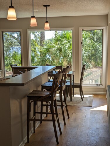 3 Bdrm 2 Bath Waterfront Villa on Dataw with Dock, Bikes, Pool and Beach Pass! 