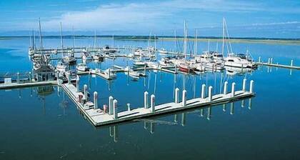 3 Bdrm 2 Bath Waterfront Villa on Dataw with Dock, Bikes, Pool and Beach Pass!