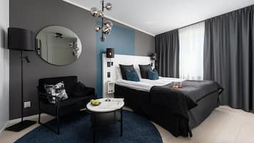 Studio | Blackout drapes, free WiFi