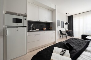 Studio, 1 Queen Bed with Sofa bed (Medium) | Private kitchen - Sky Hotel Apartments City (Linkoping)
