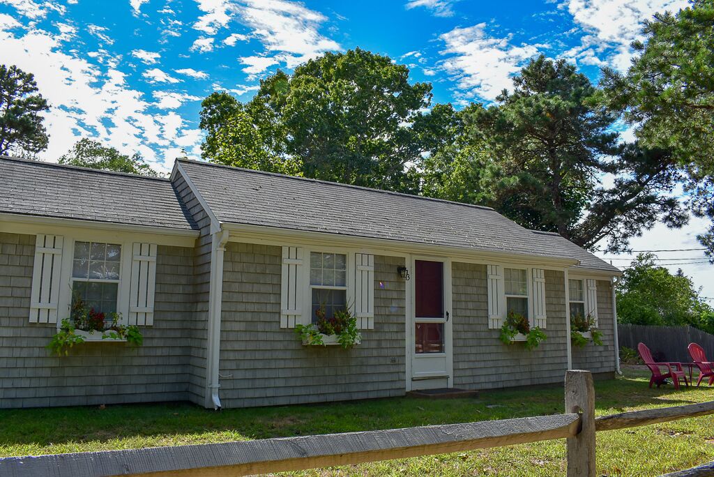 Two bedroom cottage with access to Swan River