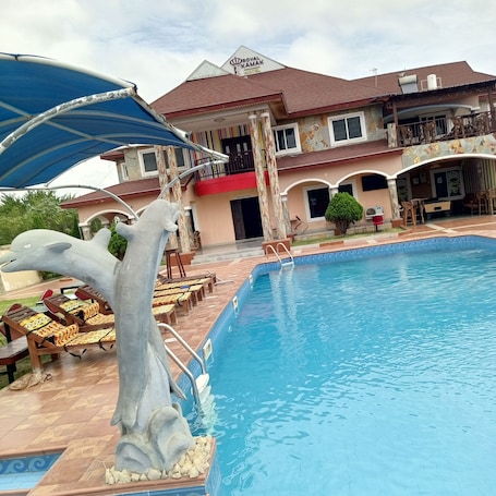 Fachada de la propiedad. Royal Kamak Hotel