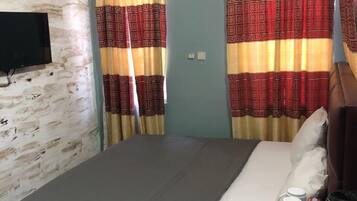 In-room safe, individually decorated, individually furnished, desk