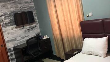 Habitación estándar | Caja de seguridad en la habitación y decoración personalizada