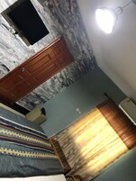 Caja de seguridad en la habitación y decoración personalizada 