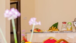 Free daily English breakfast - Furaha Lodge (Bagamoyo)