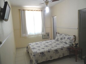 Kahden hengen huone, 1 parisänky tai 2 yhden hengen sänkyä | Minibaari, pimennysverhot, silitysrauta/-lauta, ilmainen Wi-Fi