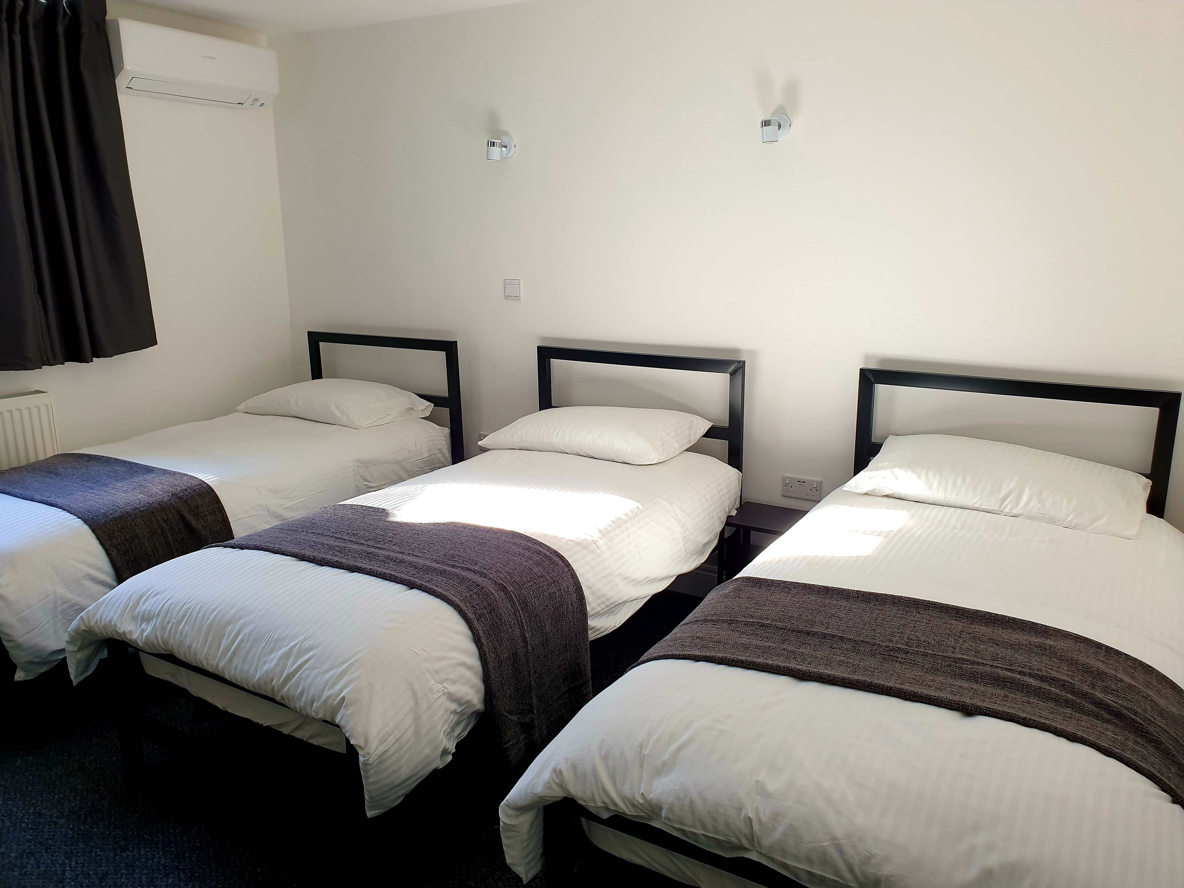 triple room | iron/ironing board, free wifi, bed sheets, wheelchair access