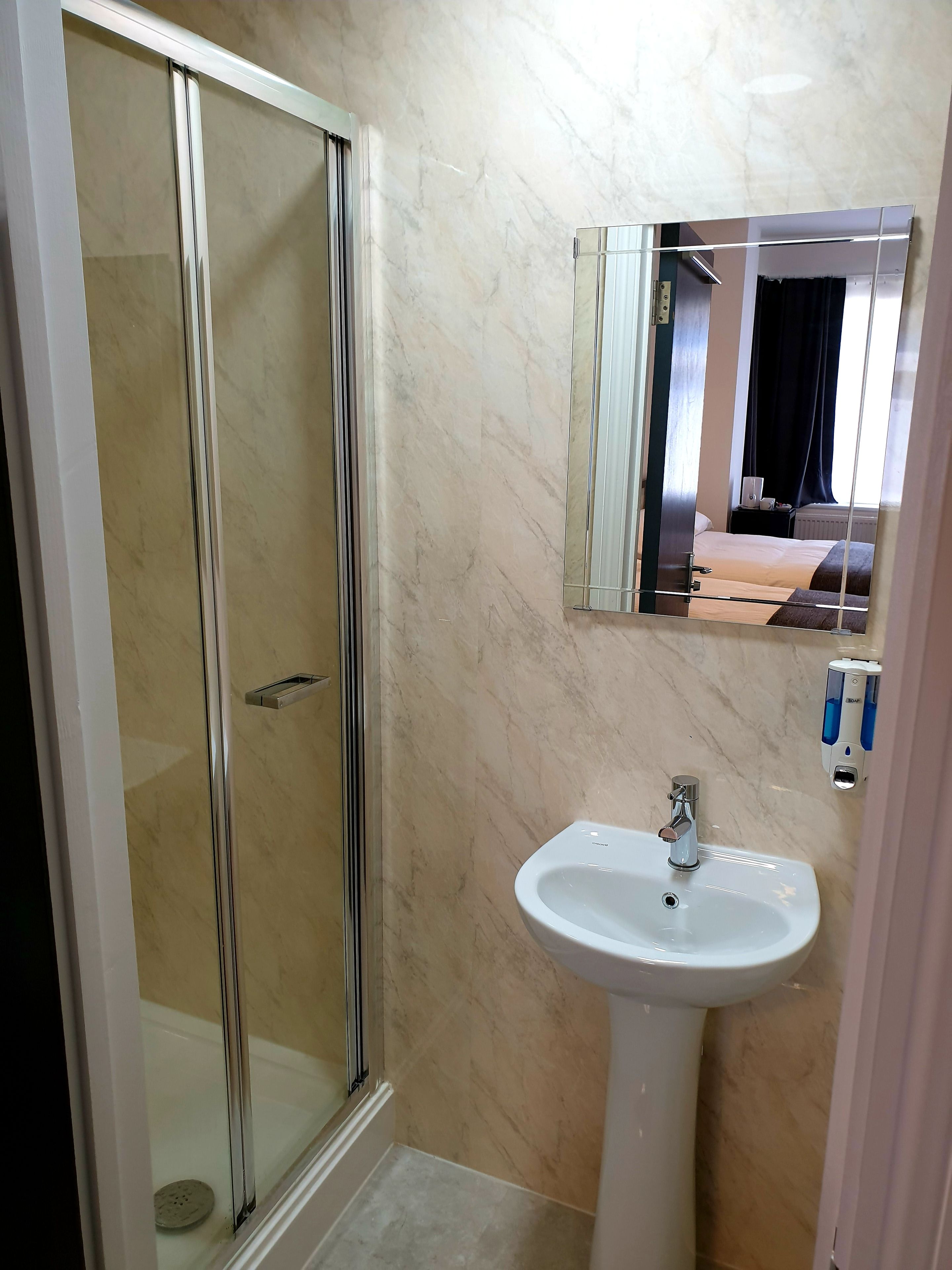 triple room | bathroom | shower, towels, soap, toilet paper