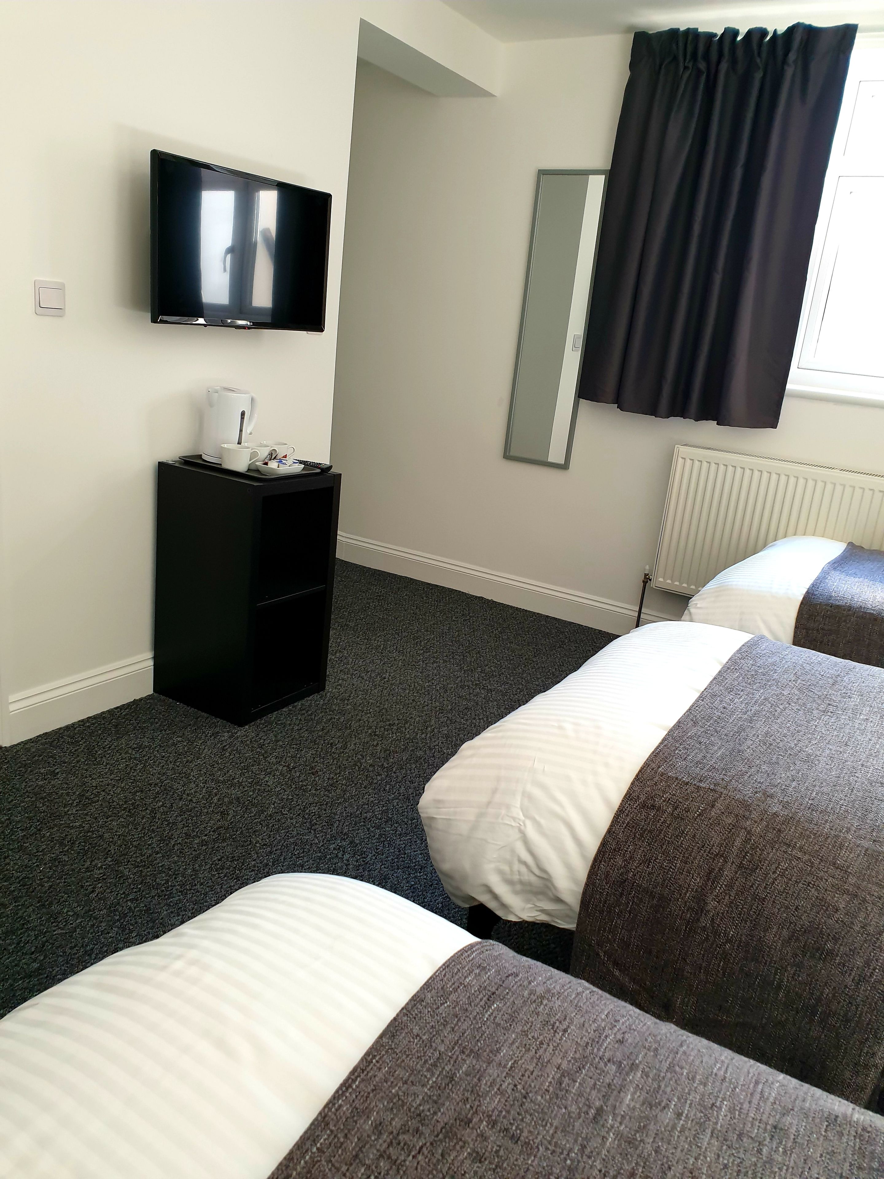 triple room | iron/ironing board, free wifi, bed sheets, wheelchair access