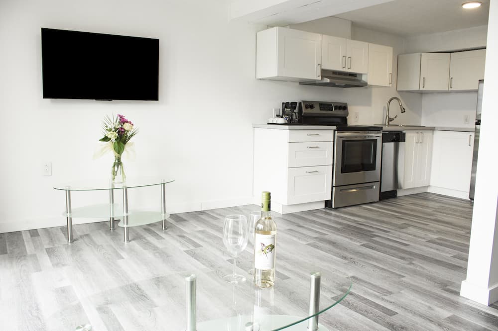 Bowmanville Marina Inn & Suites