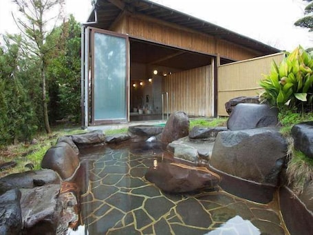 Área da propriedade. Harazuru Onsen Ryokan Toyotomi