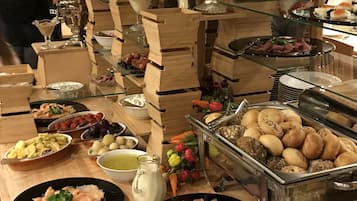 Daily buffet breakfast for a fee