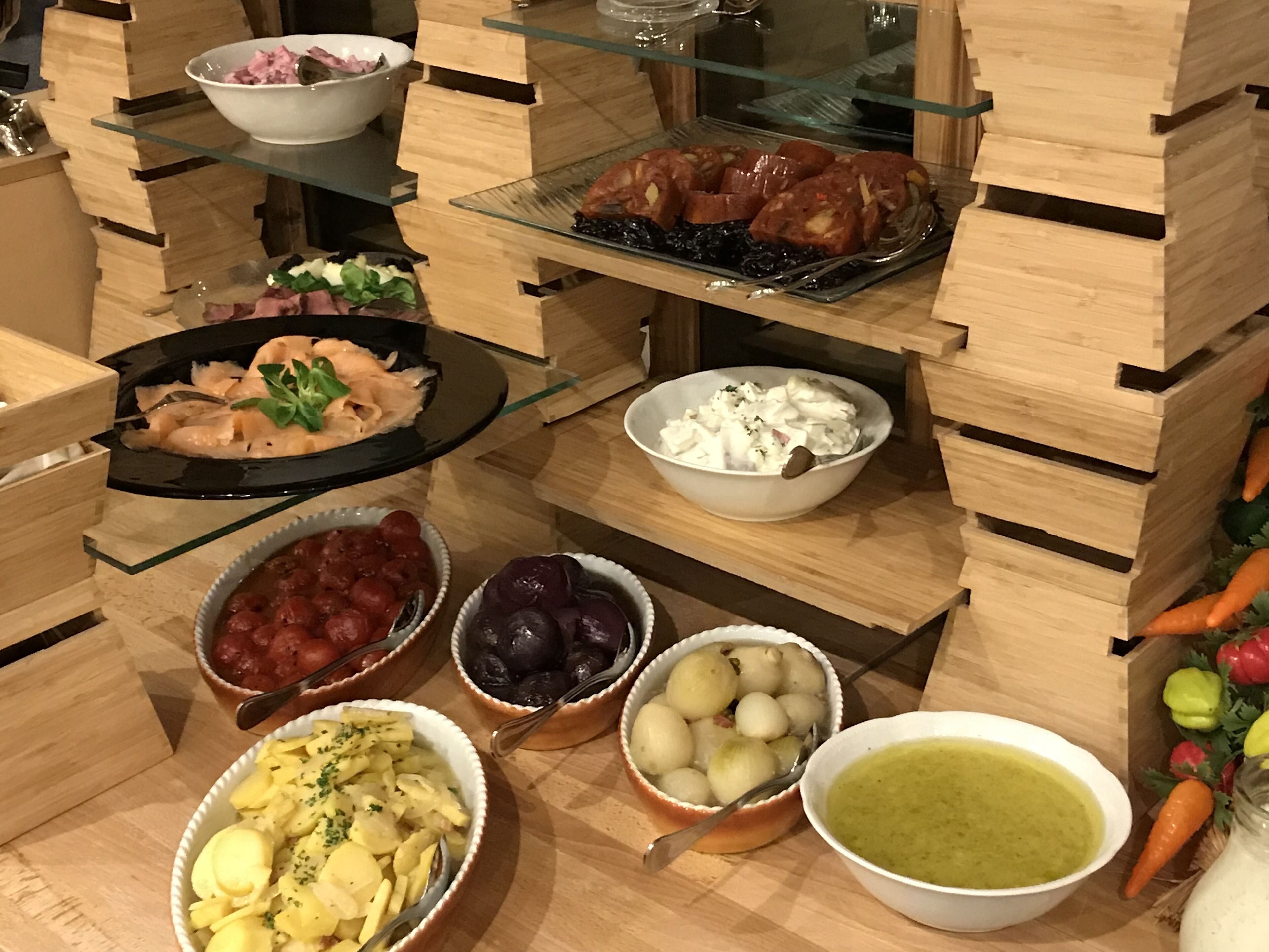 Daily buffet breakfast for a fee