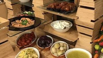 Daily buffet breakfast for a fee