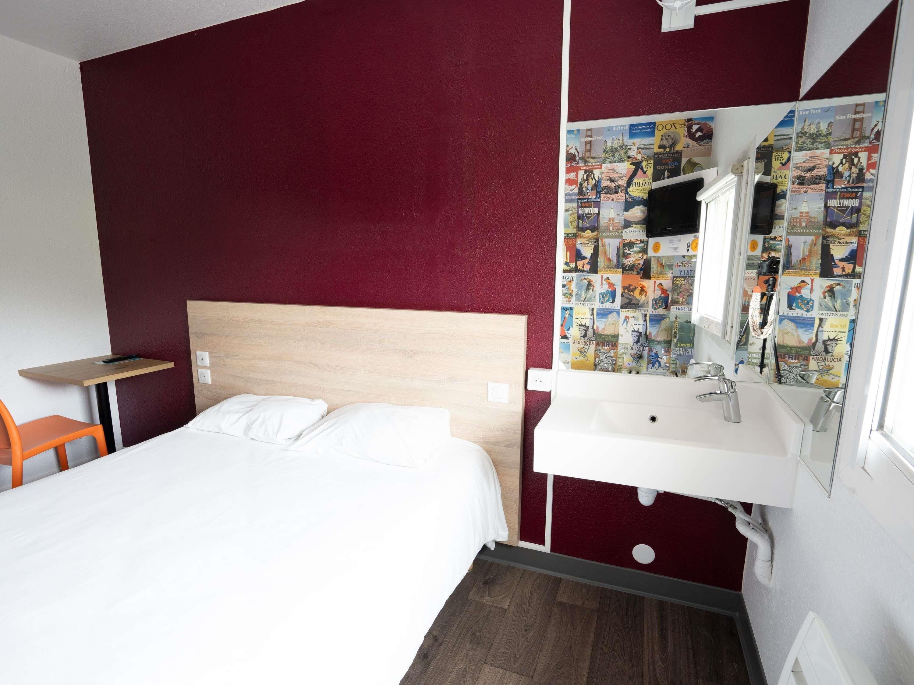 Chambre, 2 lits une place (Tandem Room) | Bureau, rideaux occultants, chambres insonorisées, Wi-Fi gratuit
