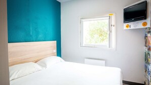 Room, 1 Double Bed, Private Bathroom (Cabrio Room) | Desk, blackout drapes, soundproofing, WiFi (free) - hotelF1 Brive Ussac (Ussac)