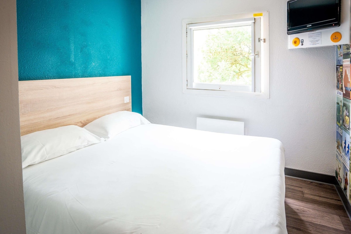 Chambre, 1 lit double, salle de bains privée (Cabrio Room) | Bureau, rideaux occultants, chambres insonorisées, Wi-Fi gratuit