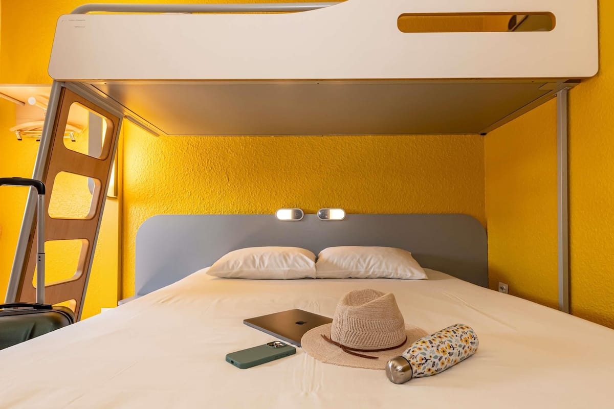 Triple Room, Multiple Beds | Desk, blackout drapes, soundproofing, iron/ironing board