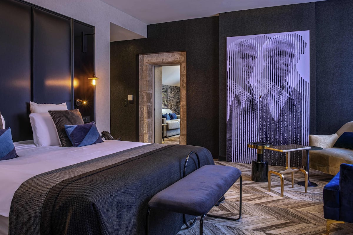 Deluxe-Suite, 1 Doppelbett und Schlafsofa | Hochwertige Bettwaren, Pillowtop-Betten, Minibar, Zimmersafe
