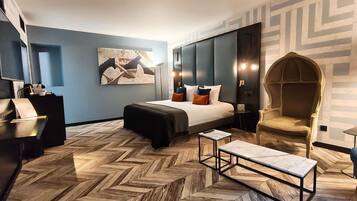 Premium bedding, pillow-top beds, minibar, in-room safe