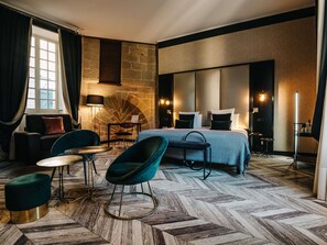 Privilege, Habitación, 1 cama doble | Ropa de cama de alta calidad, colchones con acolchado adicional, minibar