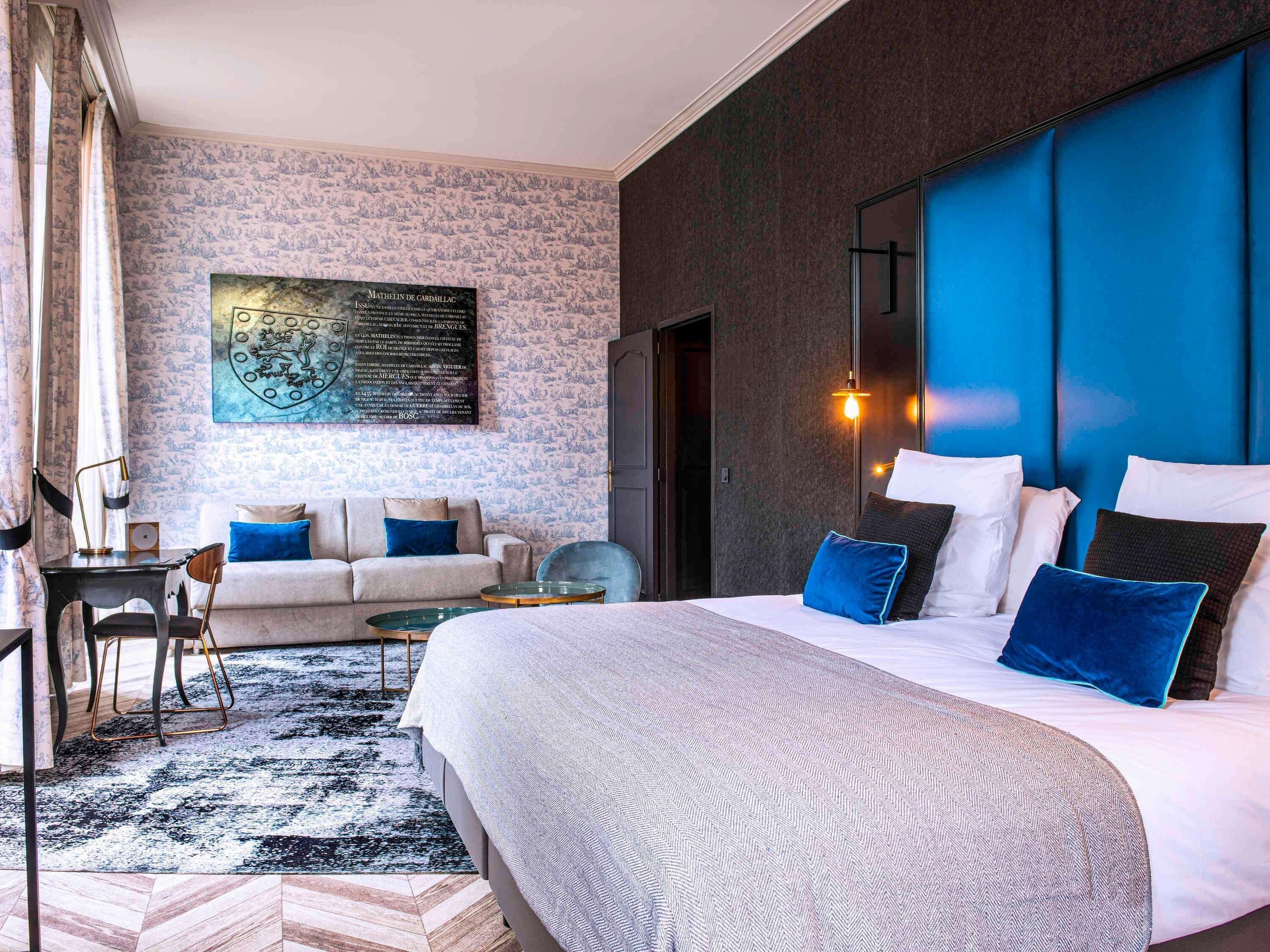 Privilege, Family Room, 1 King Bed with Sofa bed | Premium bedding, pillow-top beds, minibar, in-room safe