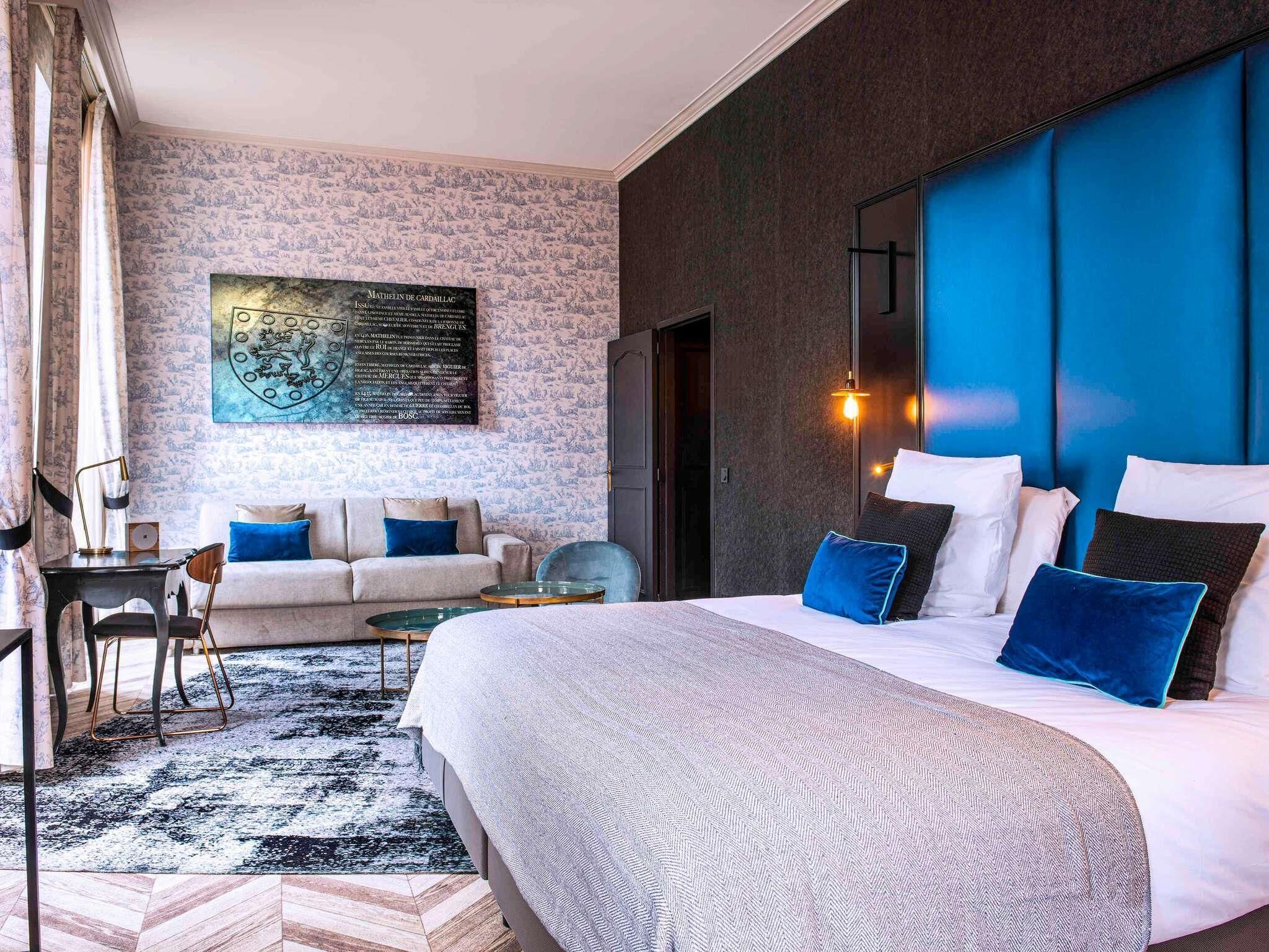 Premium bedding, pillow-top beds, minibar, in-room safe