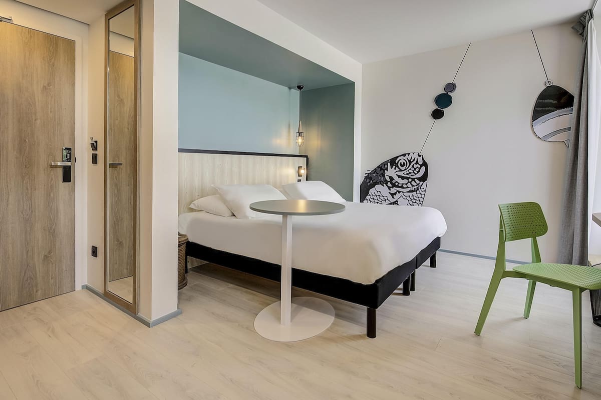 Premium Room, 1 Katil Kelamin (Double) | Dihias secara berasingan, dilengkapkan perabot secara berasingan