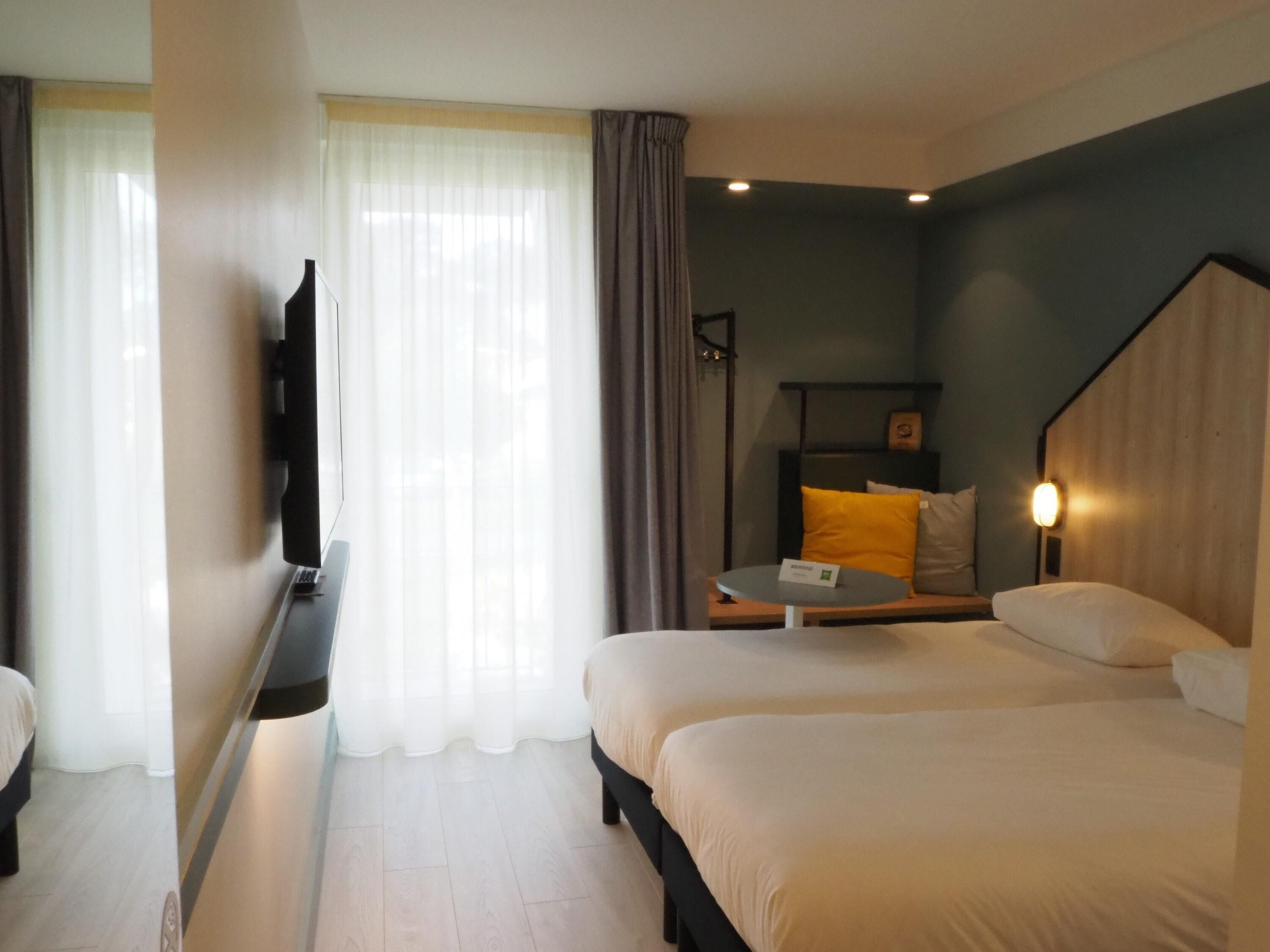 Standard Room, 2 Twin Beds | Individually decorated, individually furnished, laptop workspace