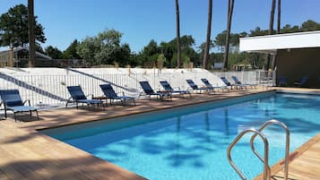 Seasonal outdoor pool, pool umbrellas, sun loungers