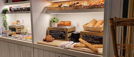 Free daily breakfast