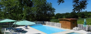 Piscine extérieure (ouverte en saison)