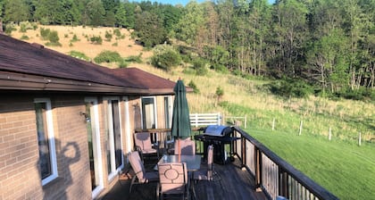Disfruta de este retiro privado de montaña con impresionantes vistas en 230 acres