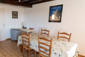 Dining - Furnished house F3 on one level in Landes Chalosse in a gourmet region. (saint geours d auribat)