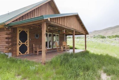 Someday Ranch- Private Cabin Retreat on 5 aces with direct Creek access