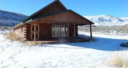 Sijaitsee rauhallisella tiellä Beartooth-vuorten juurella!