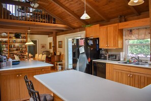 冰箱、微波炉、烤箱、炉灶