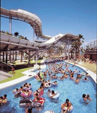 Kuwana Park Hotel