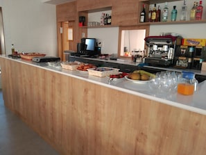 Bar (on property) - Hotel Entrerailes (Casalarreina)