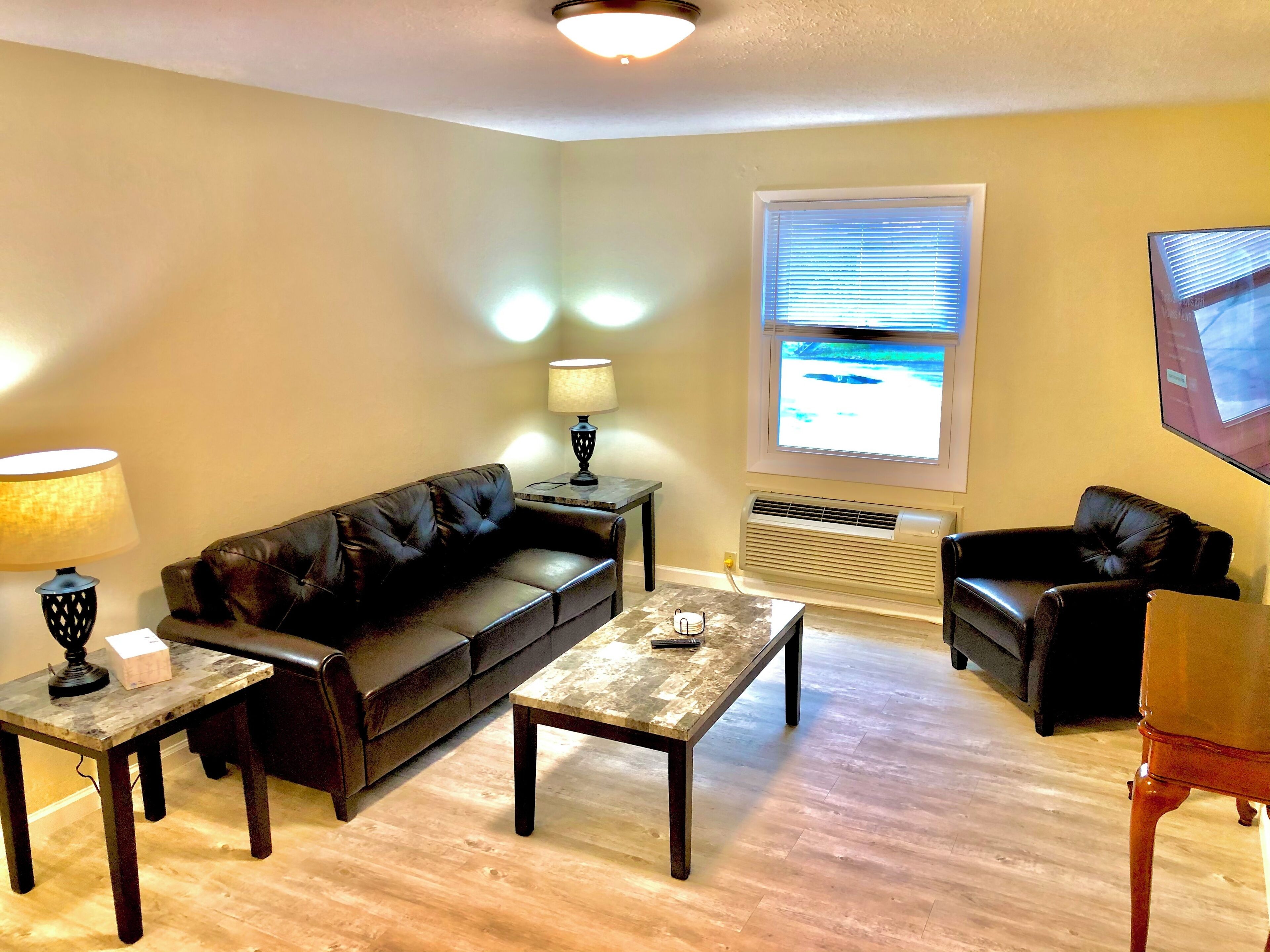 Suite | Area keluarga | TV LED dan layanan streaming