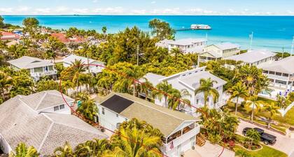 Canario 3 Bedroom Home by RedAwning