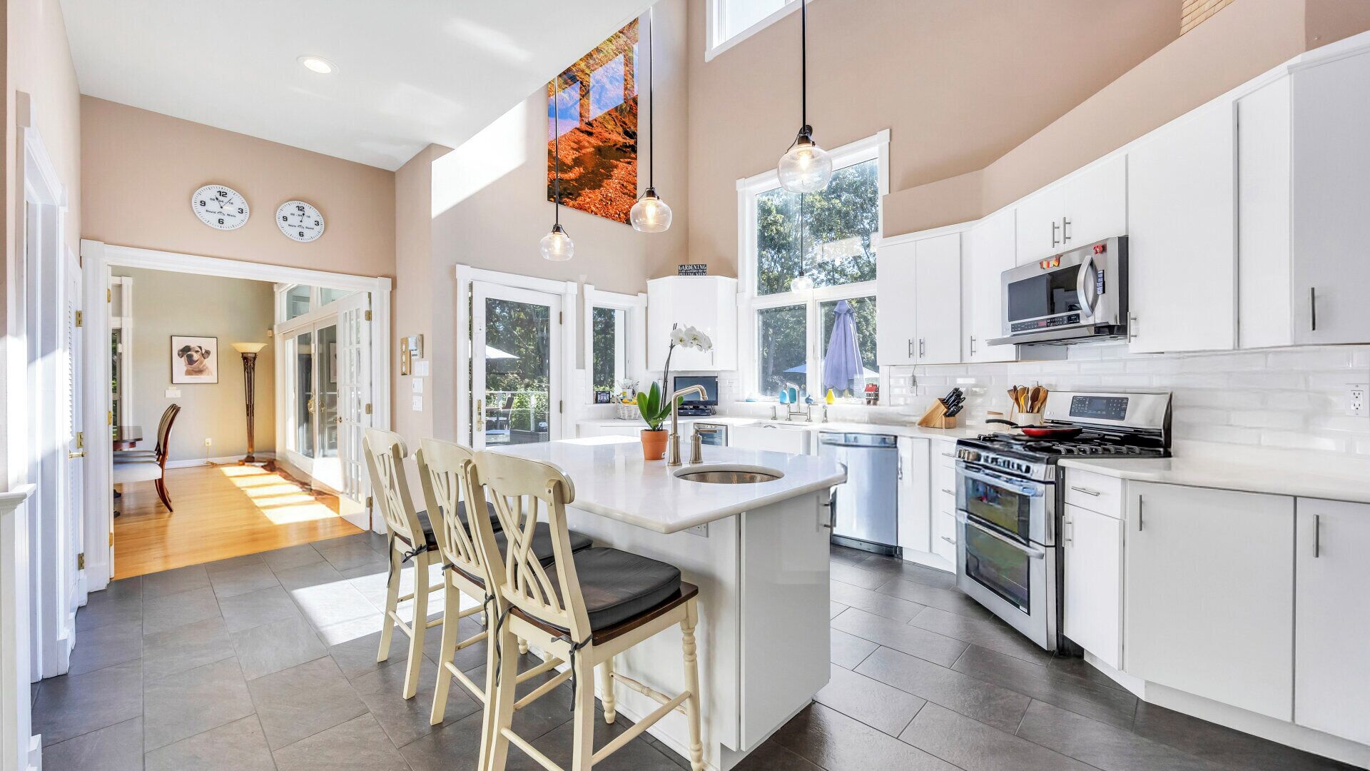 Microwave, oven, stovetop, coffee/tea maker