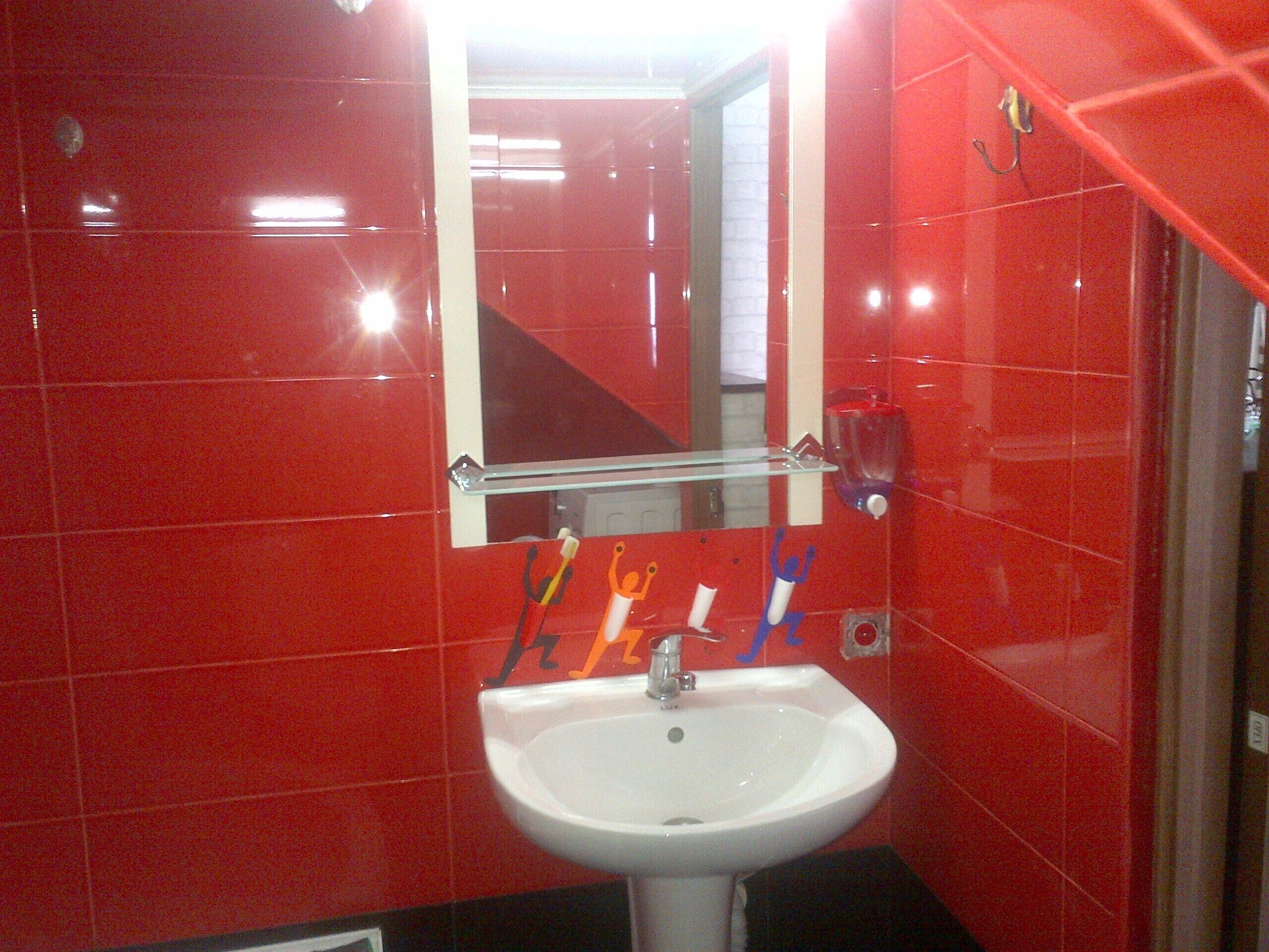 ヘアドライヤー、タオル、トイレットペーパー