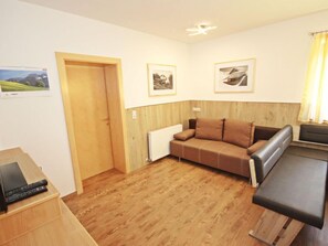 TV, DVD player - Haus Sailer by Interhome (Oberperfuss)