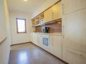 Fridge, microwave, oven, dishwasher - Apartment Alpin by Interhome (Sölden)