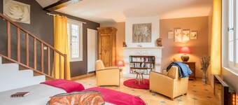 Honeysuckles 6 people 3 ch 150m2