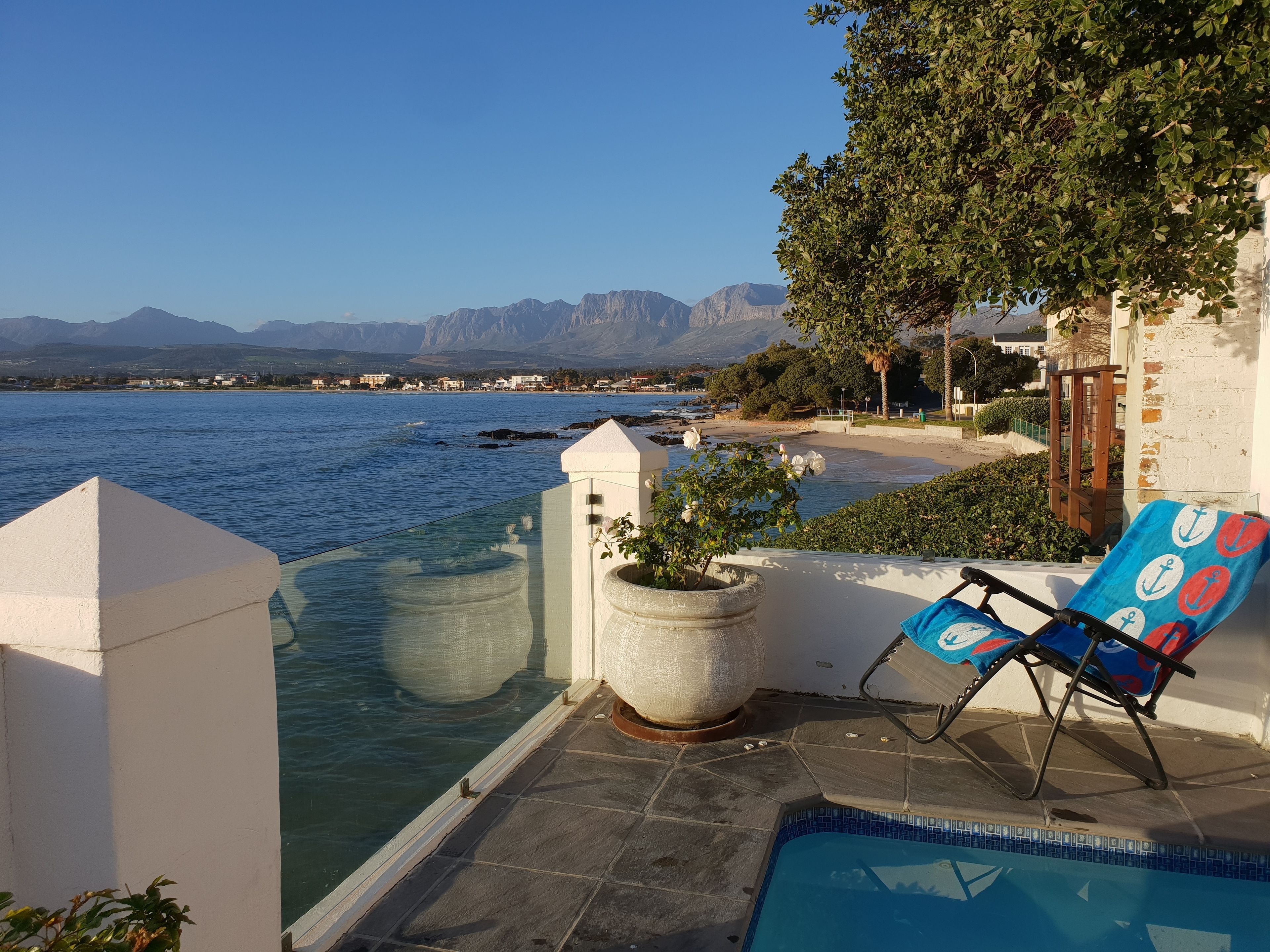 Westbank * Sleeps 8  | Terrace/patio