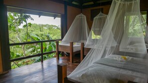 Bed sheets - Cirenas Lodge and Regeneration Hub (Cóbano)